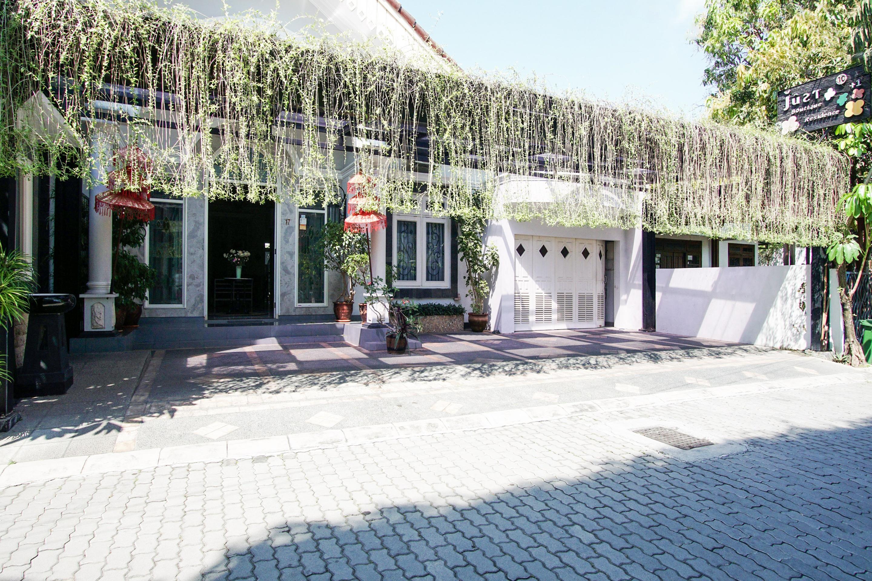 Just 11 Boutique Syariah Mitra Reddoorz Near Ugm Yogyakarta Hotel Kejayan Exterior photo